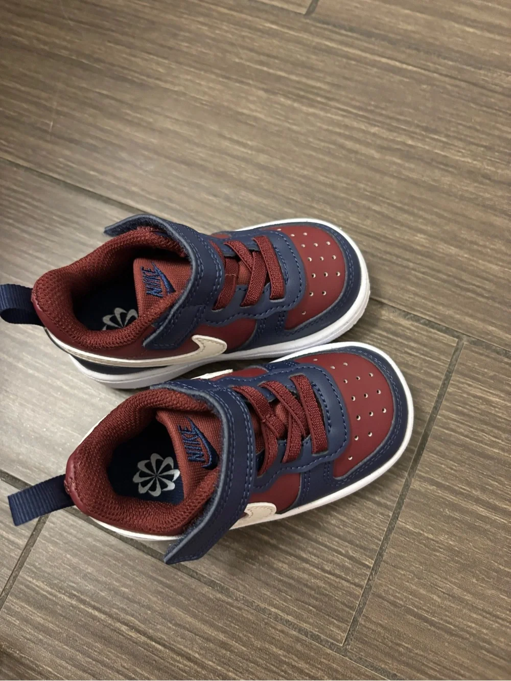 Nike Kids Navy and Burgundy Sneakers with White Swoosh NWOT TODDLER SIZE 5